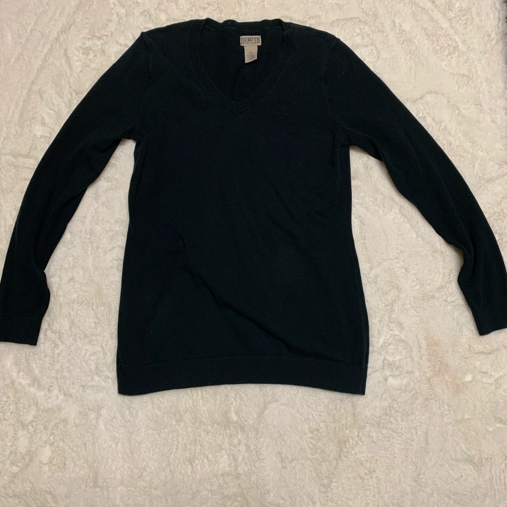 Duluth trading Xs black v neck sweater